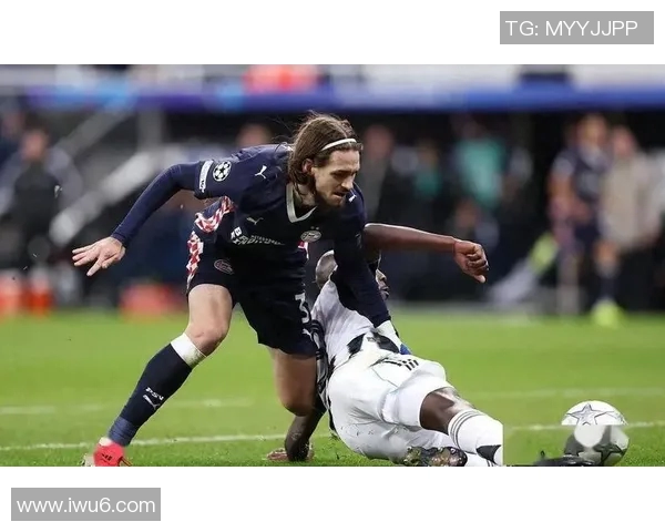 热刺迎战舒肯迪展现英超球队的实力与风采 热刺迎战舒肯迪展现英超球队的实力与风采