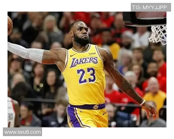 詹姆斯历史性成就达成成为首位4万分1万板1万助的传奇球员